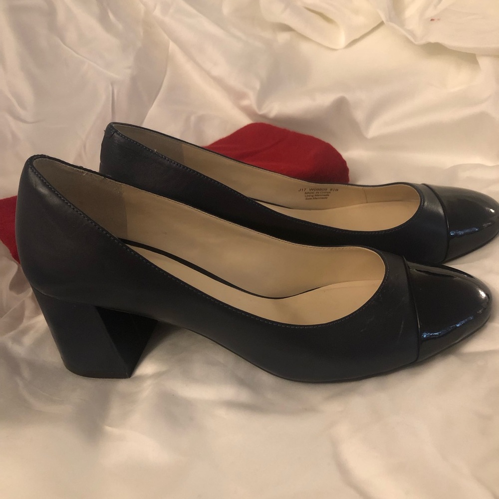 Cole Haan Women’s leather cap toe shoes-Navy